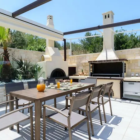 Thalia Villa Stalos